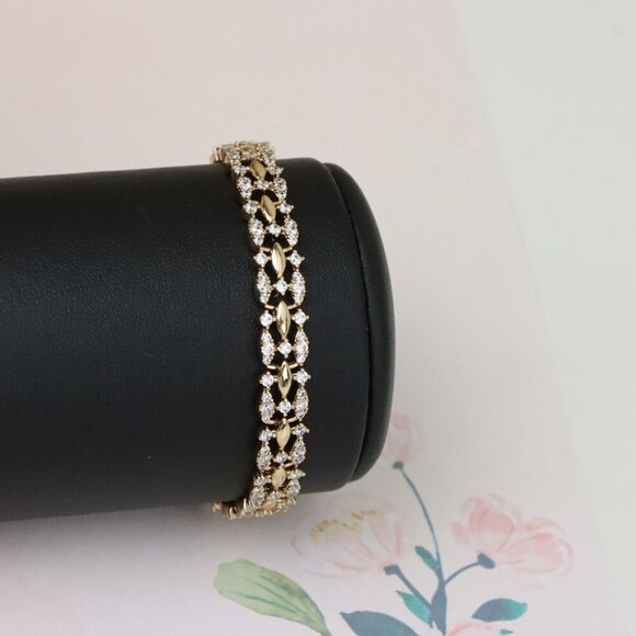 "Elegant Rose Gold Link Bracelet with Sparkling Marquise Crystals, XPBL0929 - Picture 8 of 13